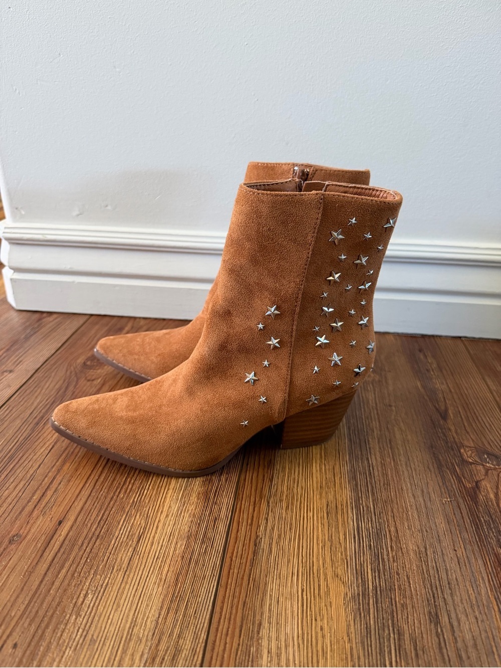 Matisse x Kate Bosworth Charlotte ankle boots fawn suede silver star studs 6